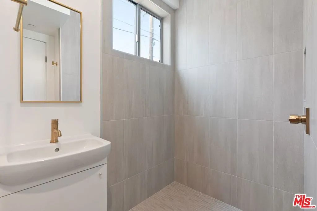 1244 14th Street E, Santa Monica, California 90404 home-pic-15