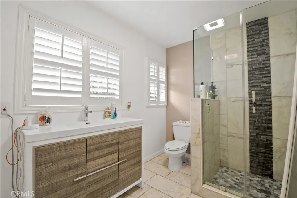 627 W Front St, Covina, California 91722 home-pic-11