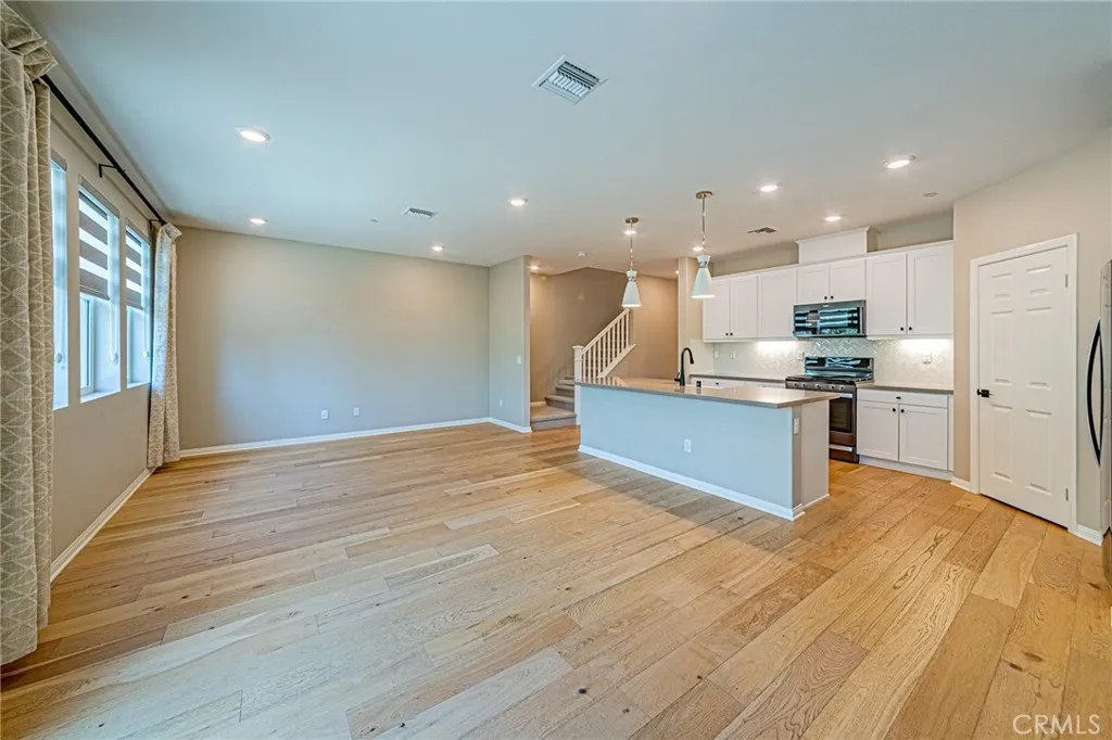 1705 Almond Tree, Upland, California 91784 home-pic-5