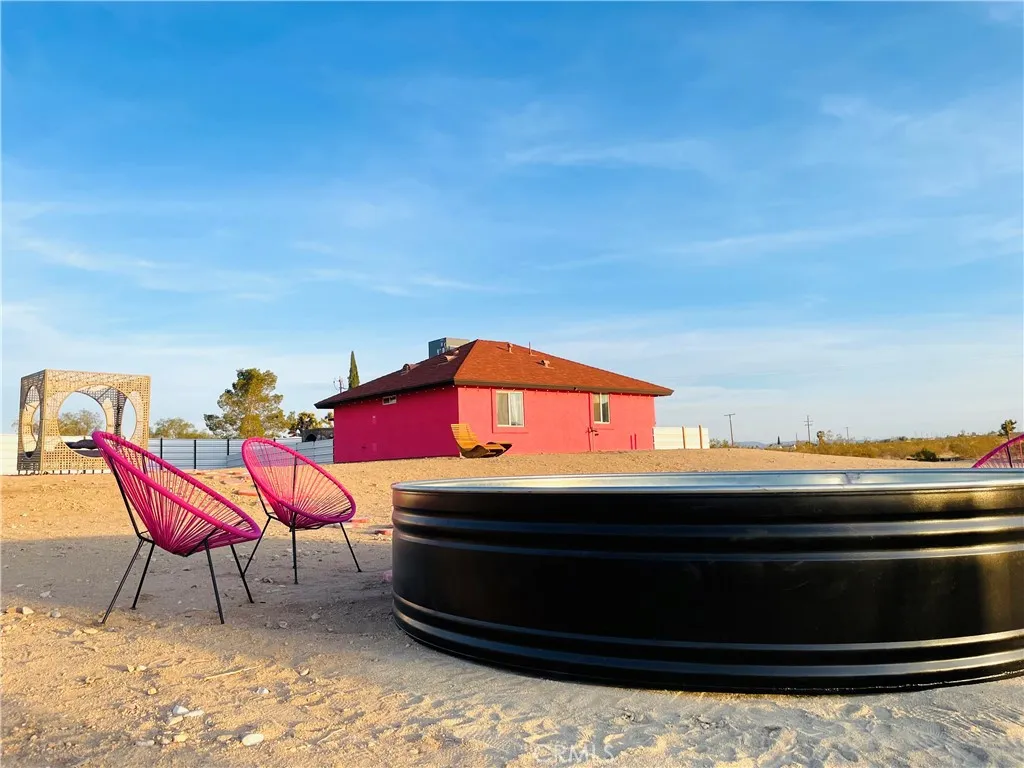 2884 Fortuna, Landers, California 92285 home-pic-33