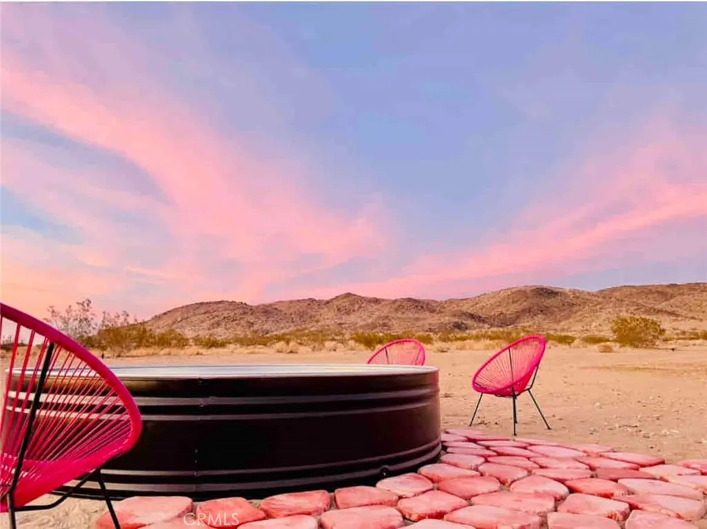 2884 Fortuna, Landers, California 92285 home-pic-21