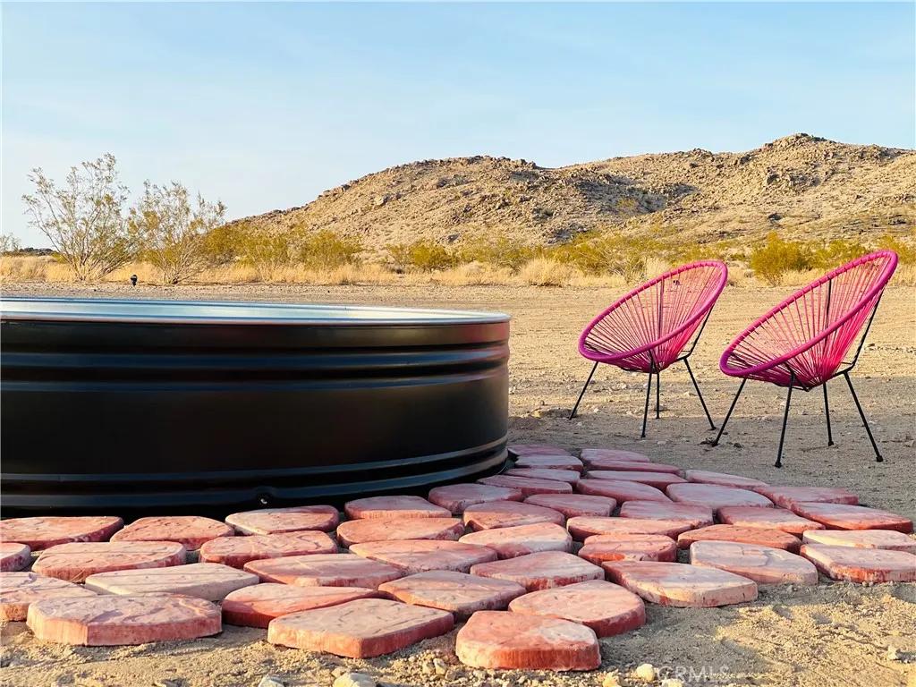 2884 Fortuna, Landers, California 92285 home-pic-24