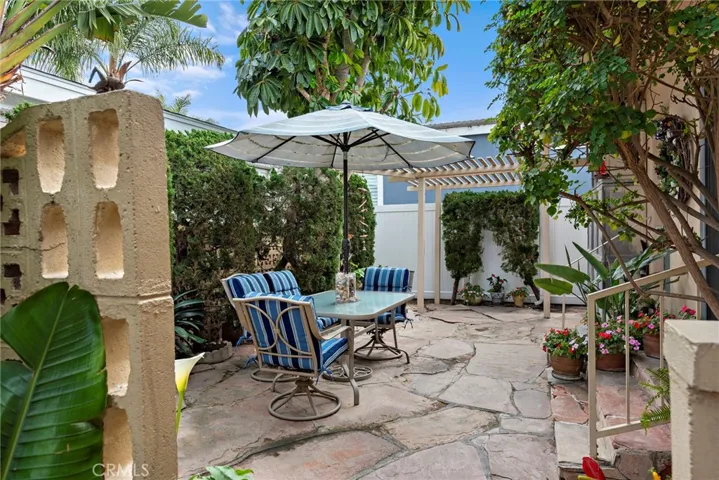 114 Yorktown, Newport Beach, California 92660