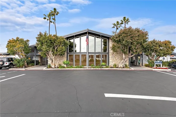 114 Yorktown, Newport Beach, California 92660
