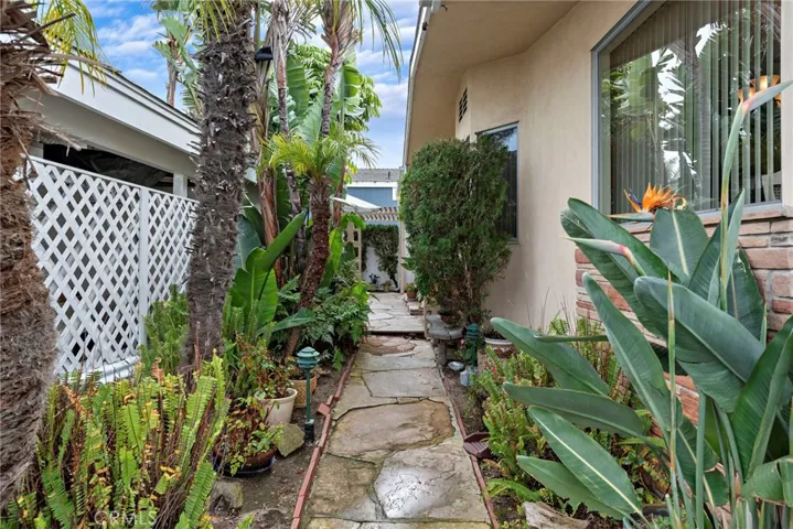 114 Yorktown, Newport Beach, California 92660