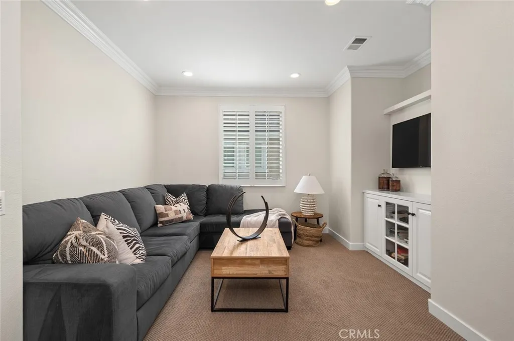 9 Baudin Cir, Ladera Ranch, California 92694 home-pic-32