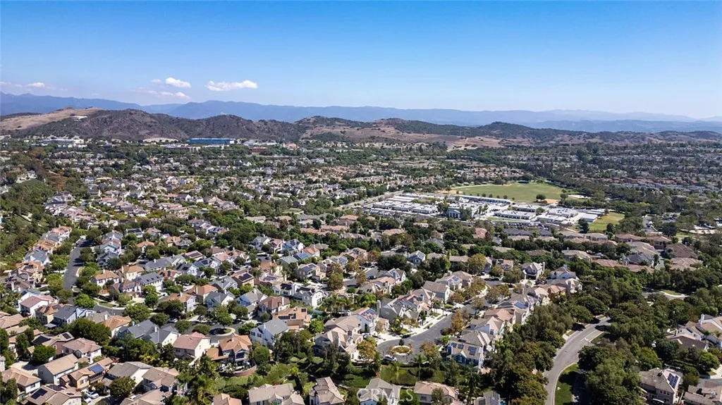9 Baudin Cir, Ladera Ranch, California 92694 home-pic-45
