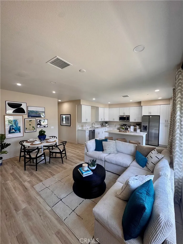 14412 Bing Avenue, Fontana, California 92335 home-pic-2
