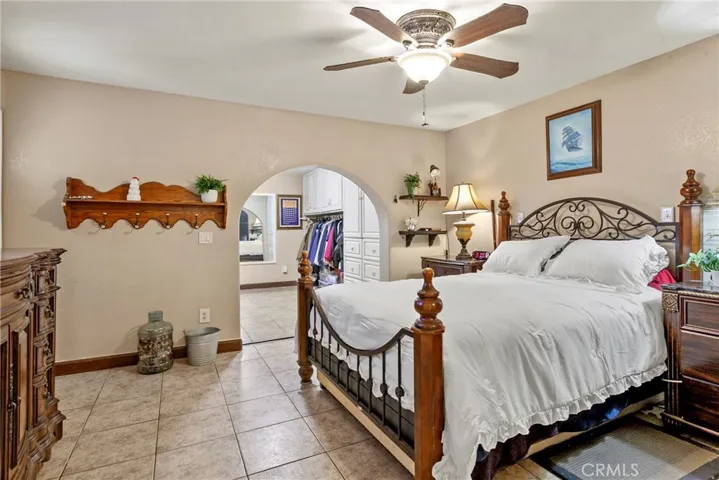 primary with big closet