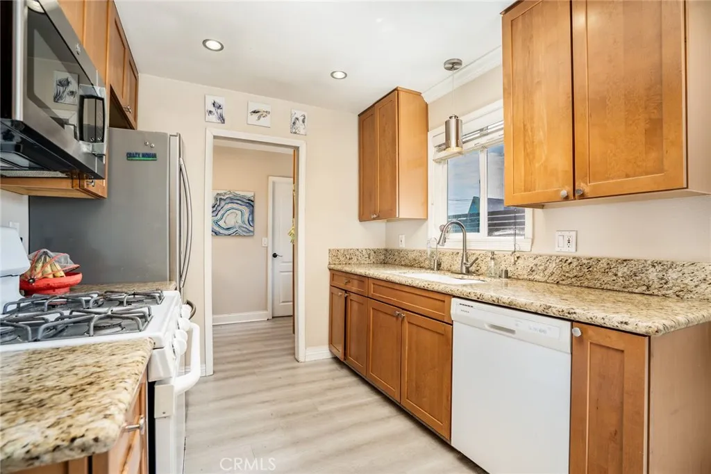 6522 Limerick Drive, Huntington Beach, California 92647 home-pic-8