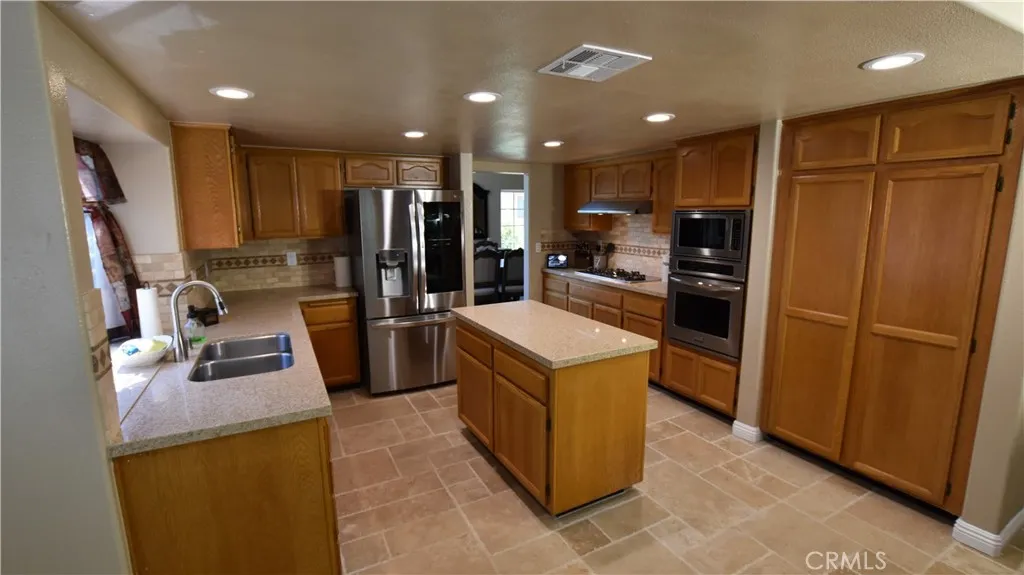 28760 Mauch Street, Saugus, California 91390 home-pic-13