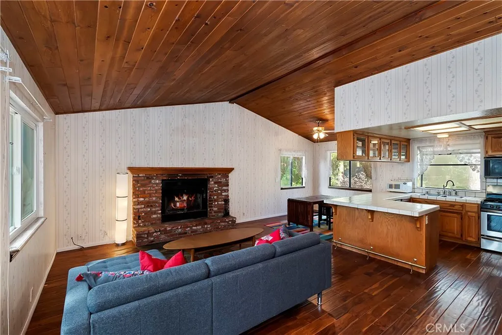 23919 Inspiration, Crestline, California 92325 home-pic-2