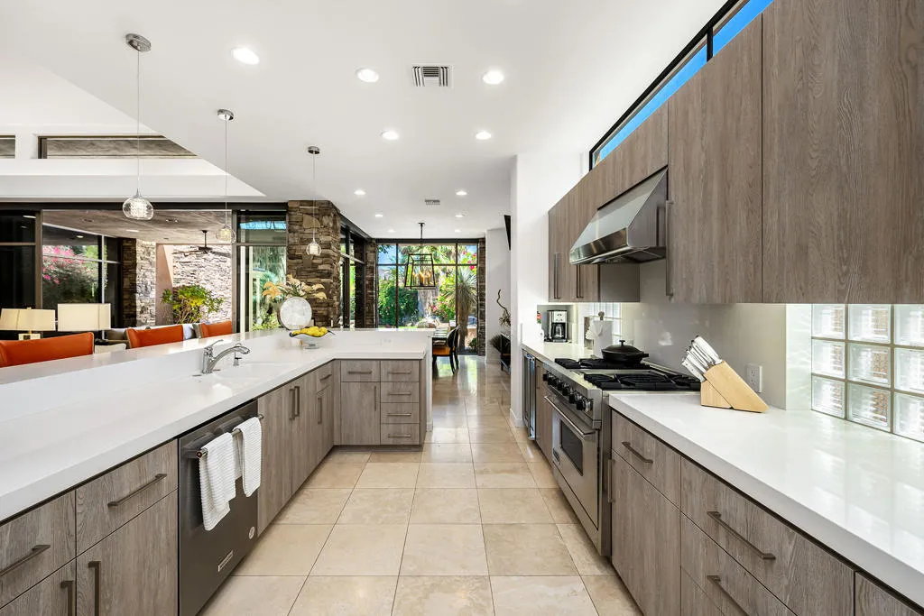 810 Shadow Vista, Palm Desert, California 92260 home-pic-12
