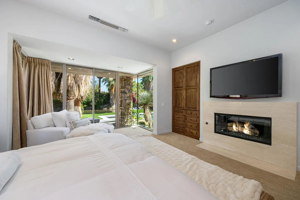 810 Shadow Vista, Palm Desert, California 92260 home-pic-16