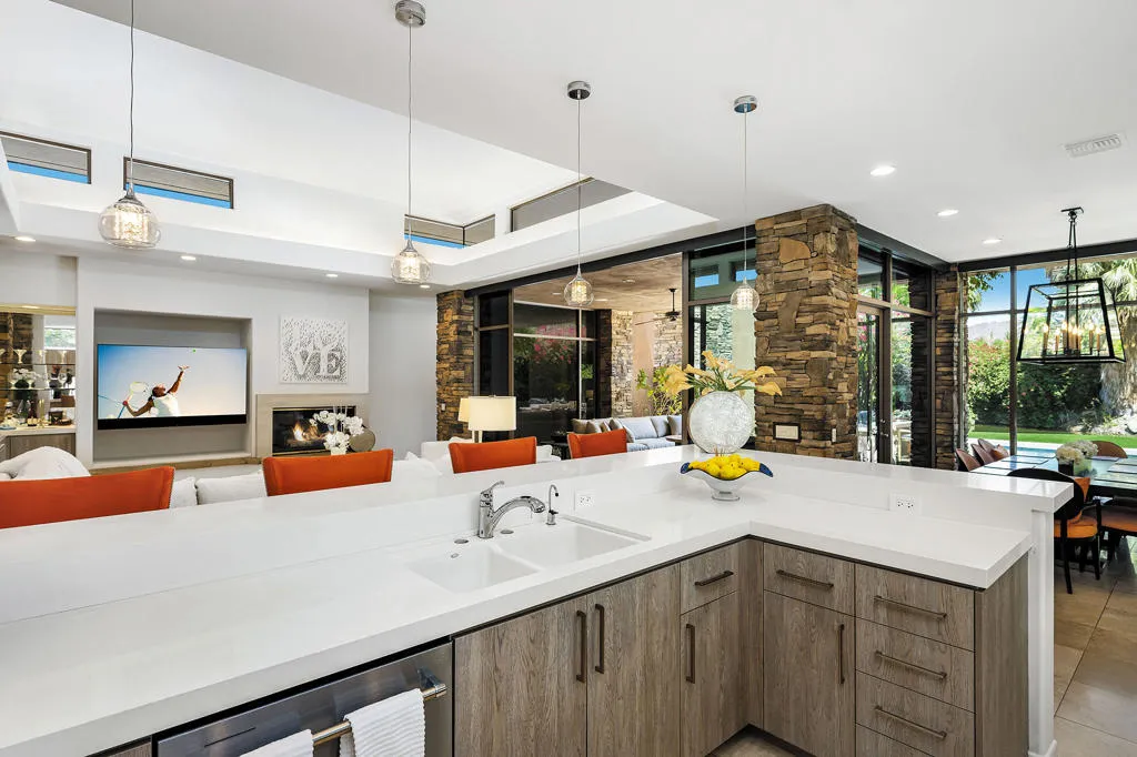 810 Shadow Vista, Palm Desert, California 92260 home-pic-11