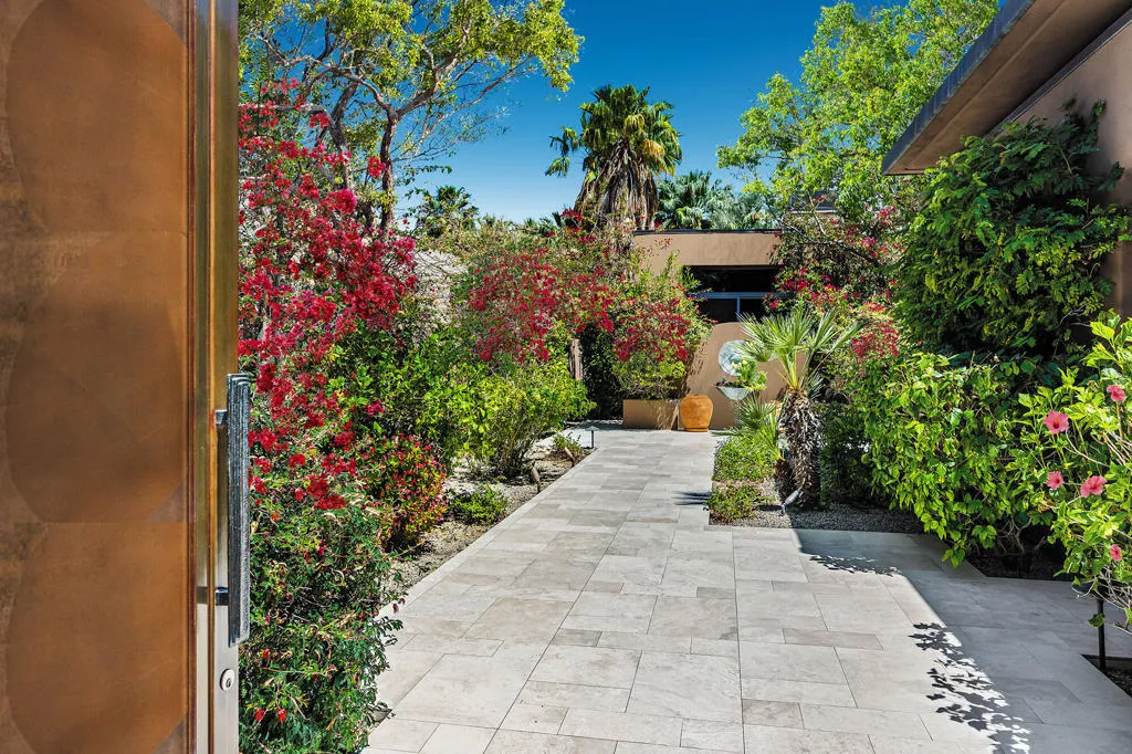 810 Shadow Vista, Palm Desert, California 92260 home-pic-2