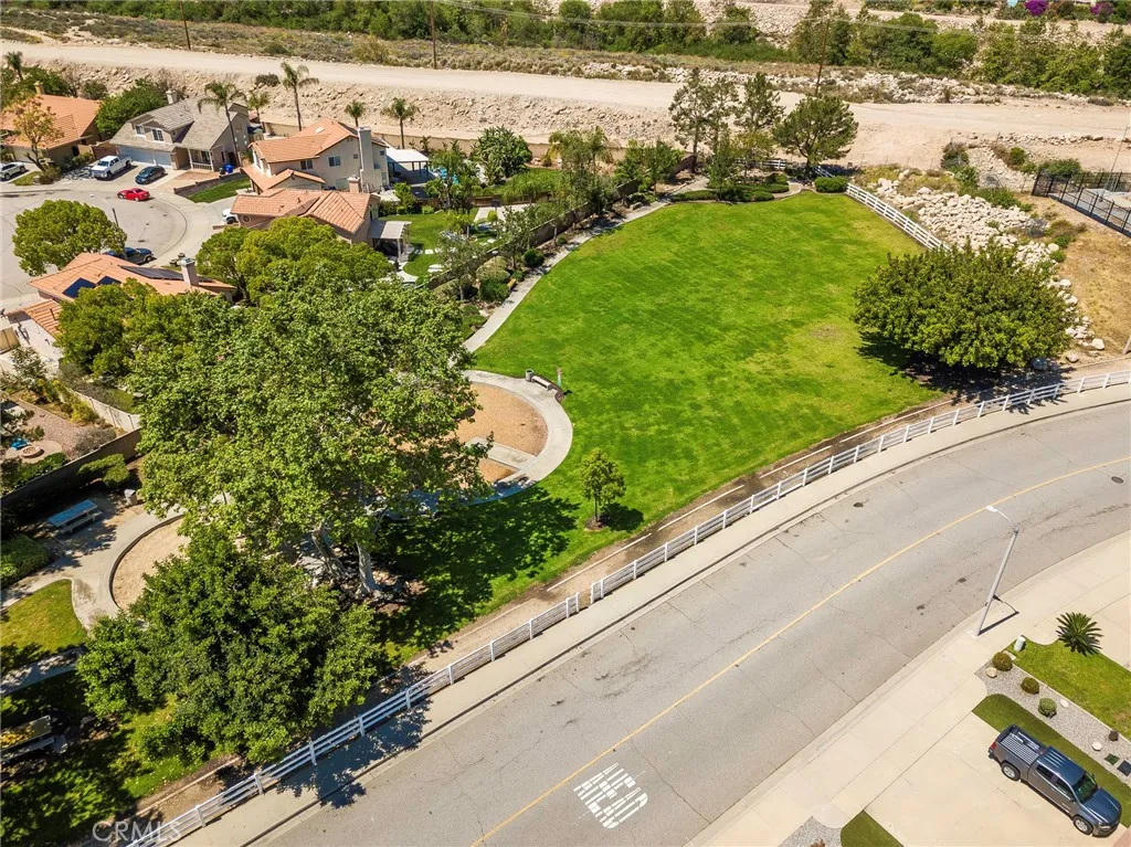 6828 6828 Tiara, Highland, California 92346 home-pic-45