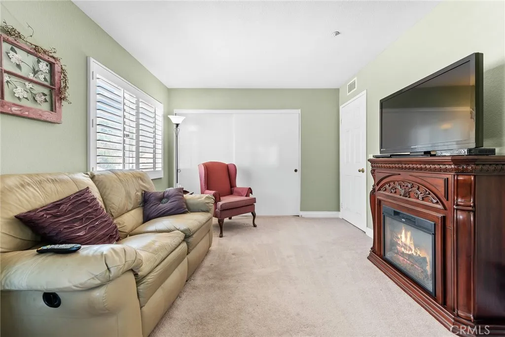 6828 6828 Tiara, Highland, California 92346 home-pic-25