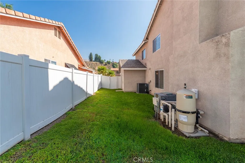 6828 6828 Tiara, Highland, California 92346 home-pic-39