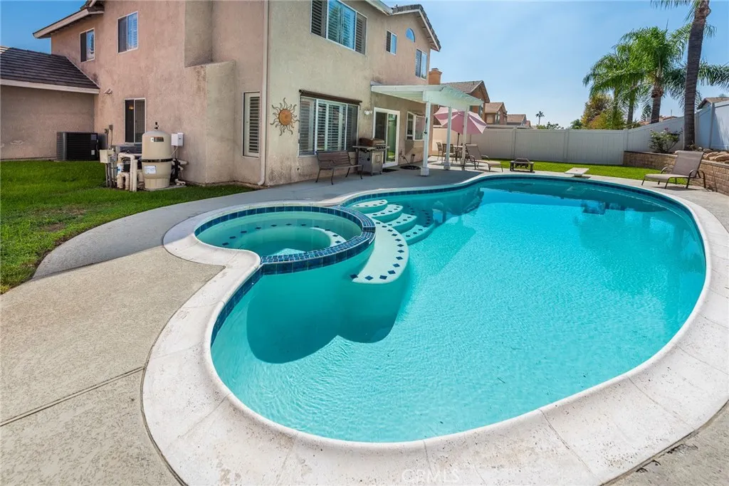 6828 6828 Tiara, Highland, California 92346 home-pic-38