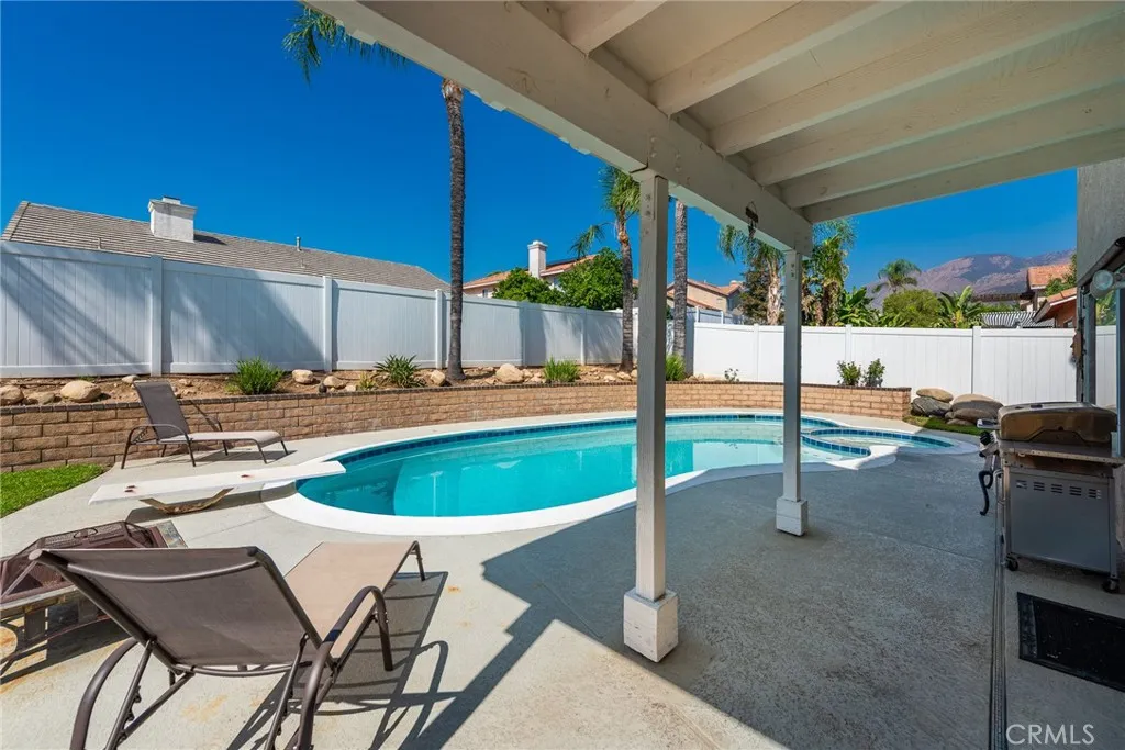 6828 6828 Tiara, Highland, California 92346 home-pic-37