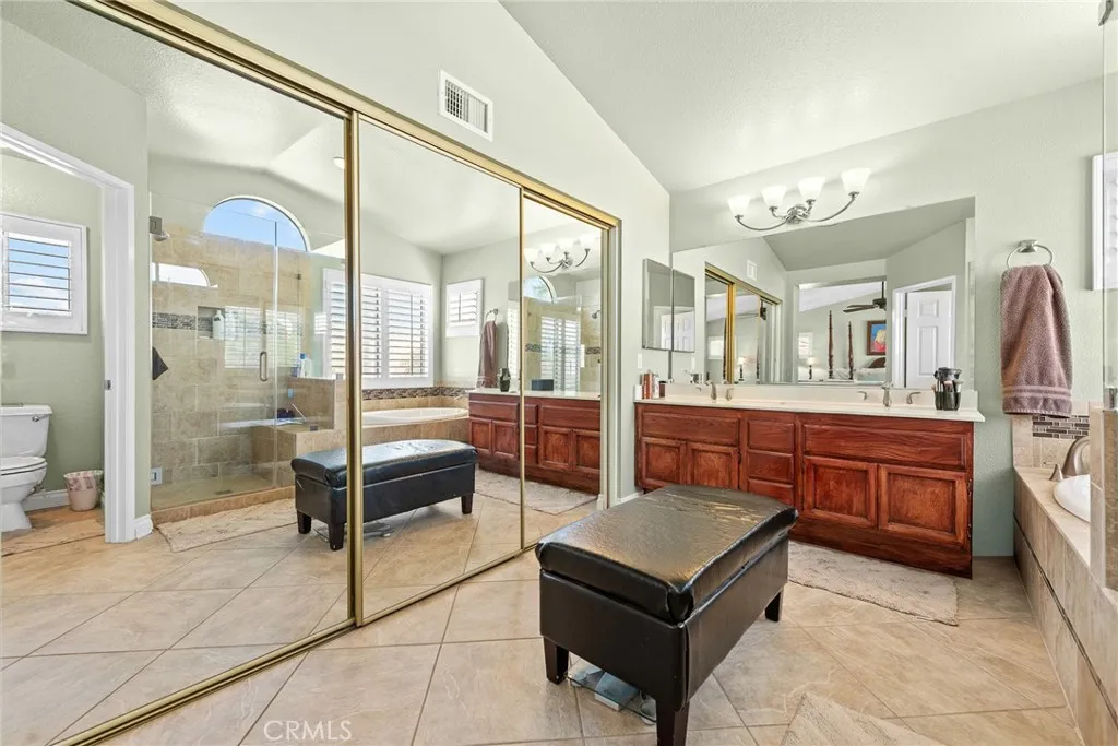 6828 6828 Tiara, Highland, California 92346 home-pic-27
