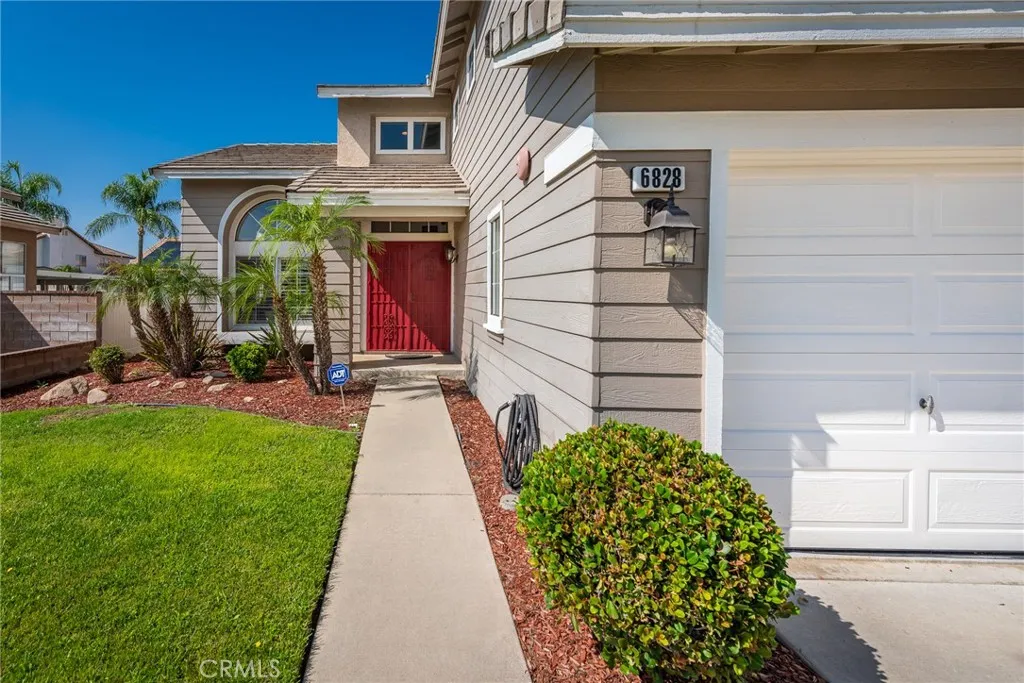 6828 6828 Tiara, Highland, California 92346 home-pic-3
