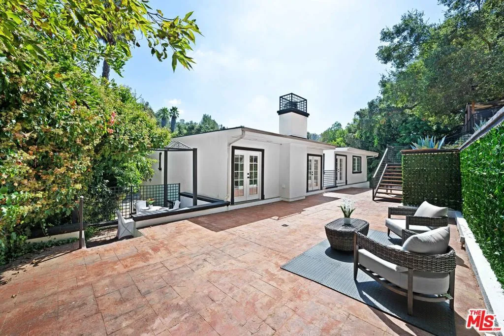 2563 Hutton Drive, Beverly Hills, California 90210 home-pic-53