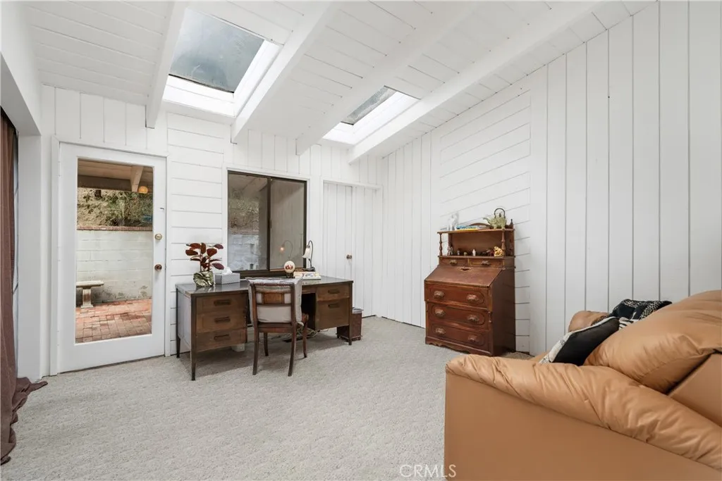 5111 San Feliciano, Woodland Hills, California 91364 home-pic-13