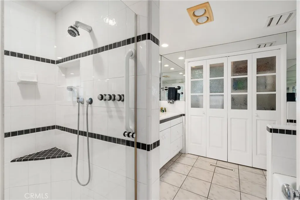 5111 San Feliciano, Woodland Hills, California 91364 home-pic-17