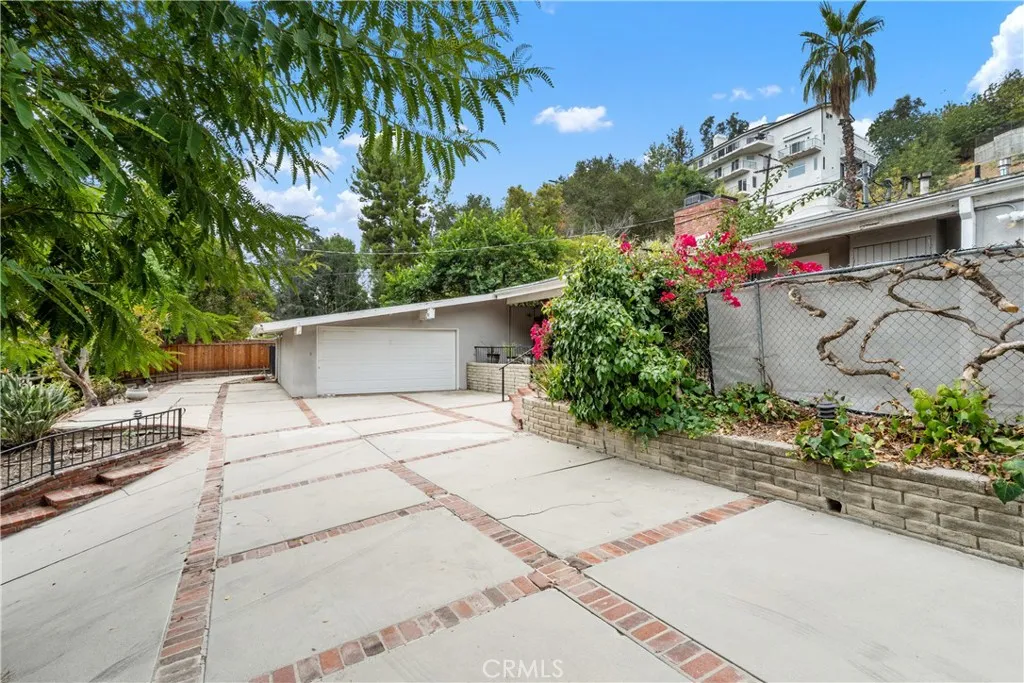 5111 San Feliciano, Woodland Hills, California 91364 home-pic-2