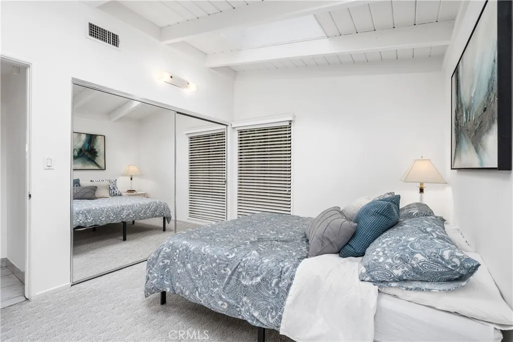 5111 San Feliciano, Woodland Hills, California 91364 home-pic-15