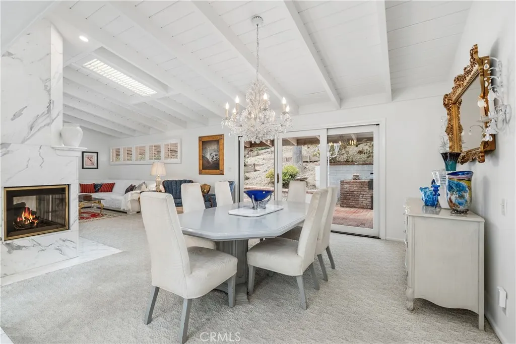 5111 San Feliciano, Woodland Hills, California 91364 home-pic-9