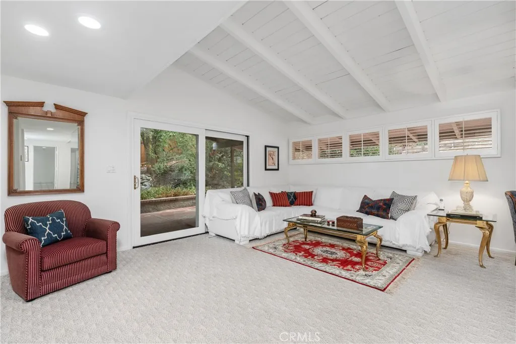 5111 San Feliciano, Woodland Hills, California 91364 home-pic-6