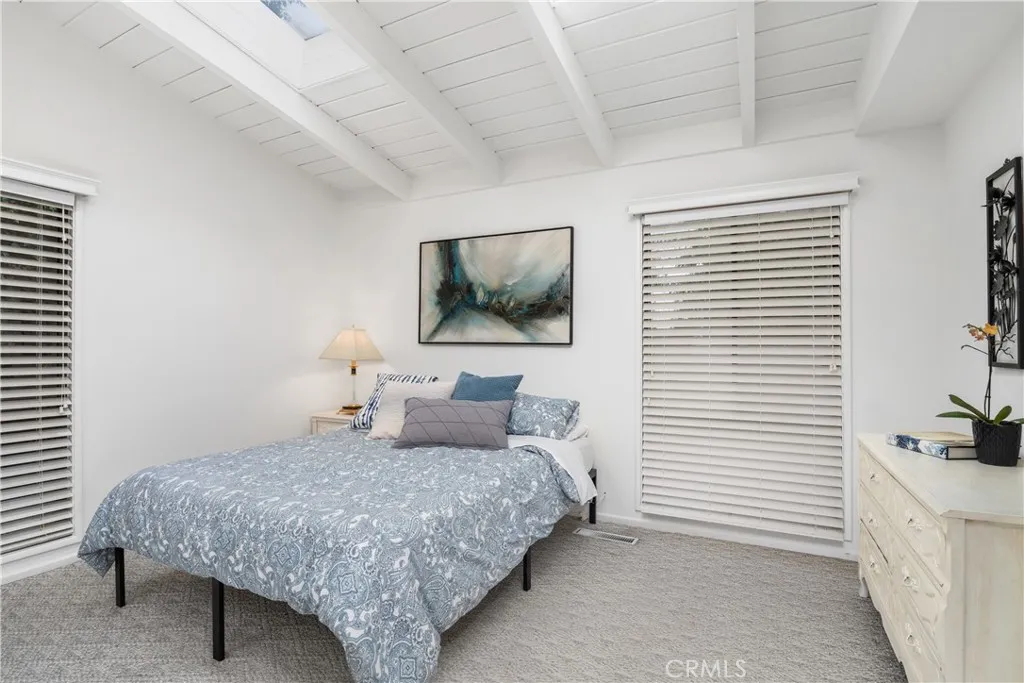 5111 San Feliciano, Woodland Hills, California 91364 home-pic-14