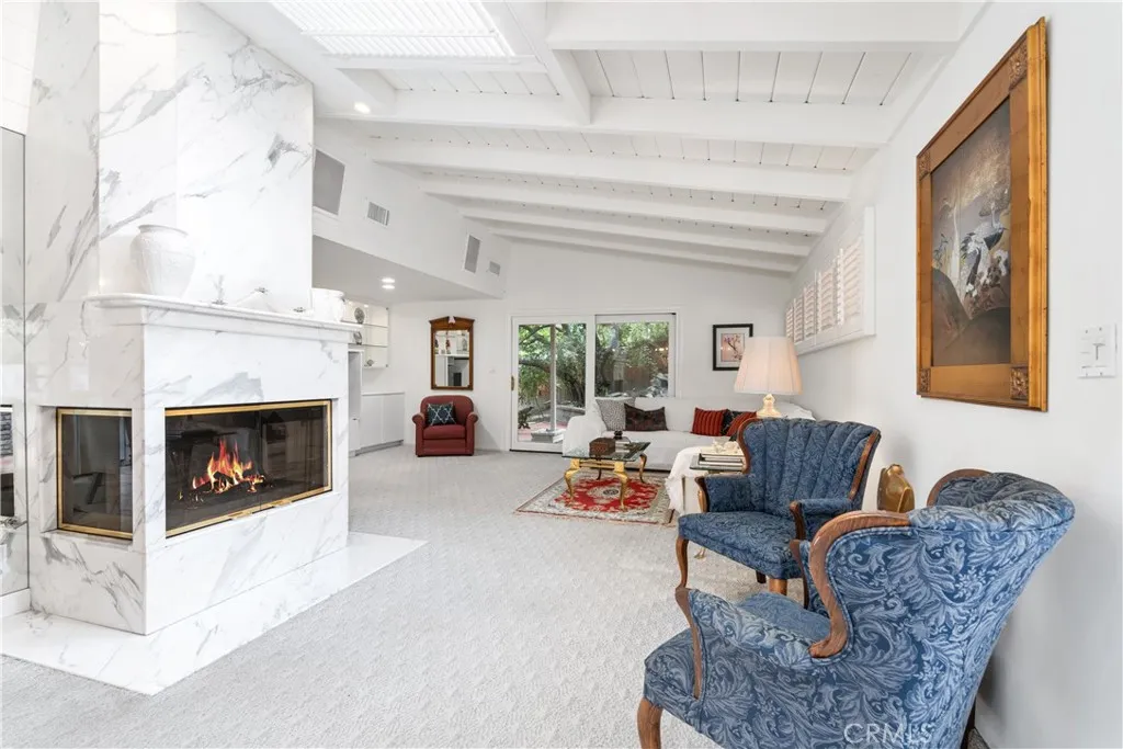 5111 San Feliciano, Woodland Hills, California 91364 home-pic-8