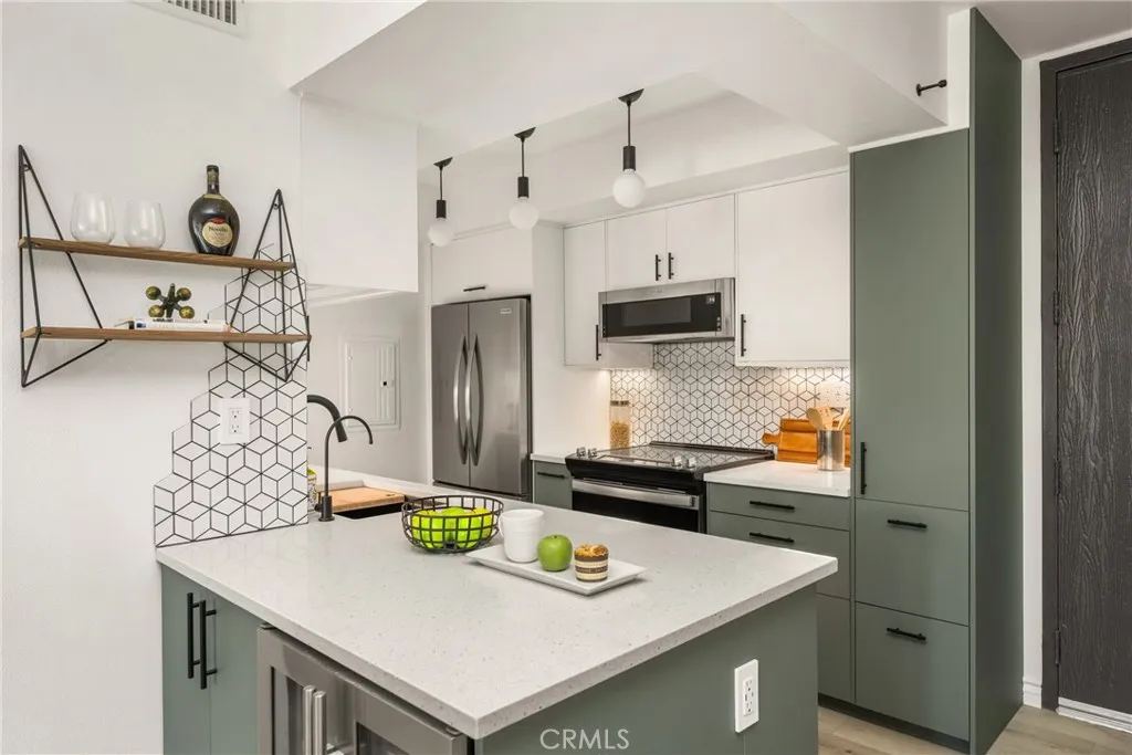 1351 N Crescent Heights Boulevard 313, West Hollywood, California 90046 home-pic-10