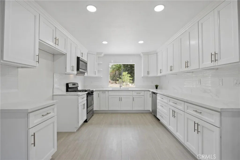 2464 Prospect Drive, Upland, California 91784 home-pic-7