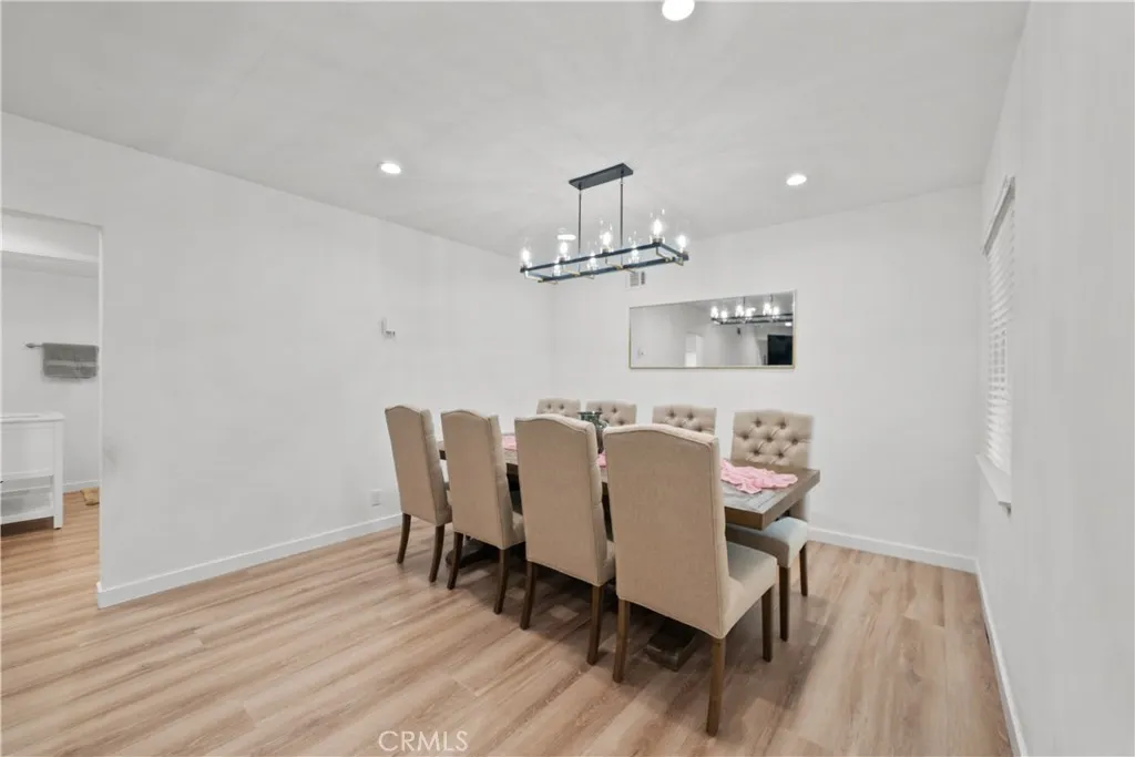 5042 Carolyn Way, Glendale, California 91214 home-pic-5