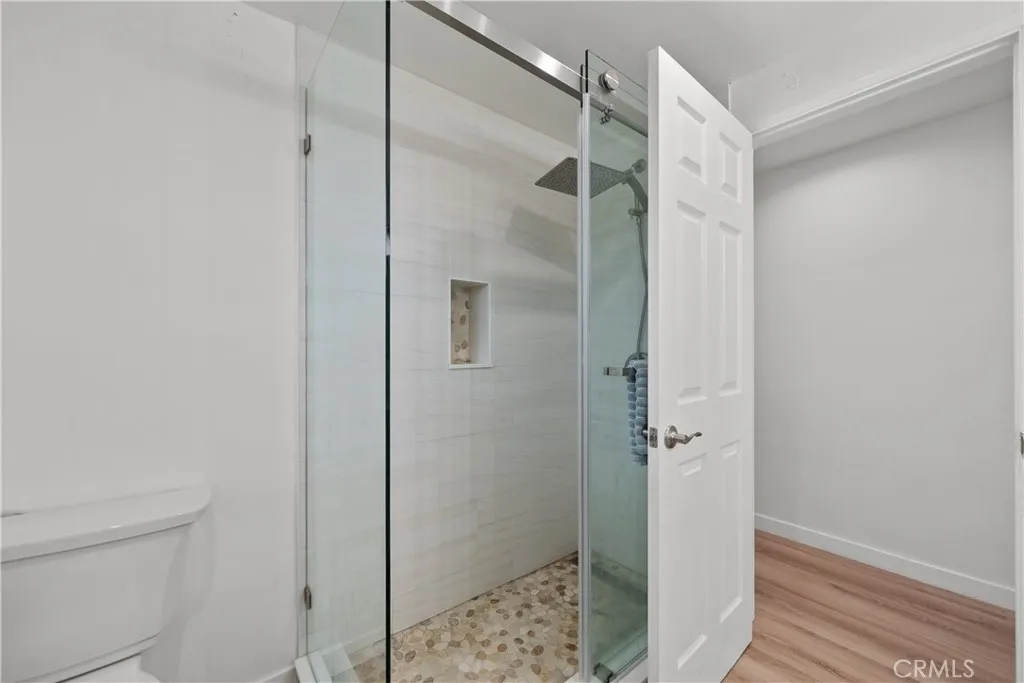 5042 Carolyn Way, Glendale, California 91214 home-pic-13