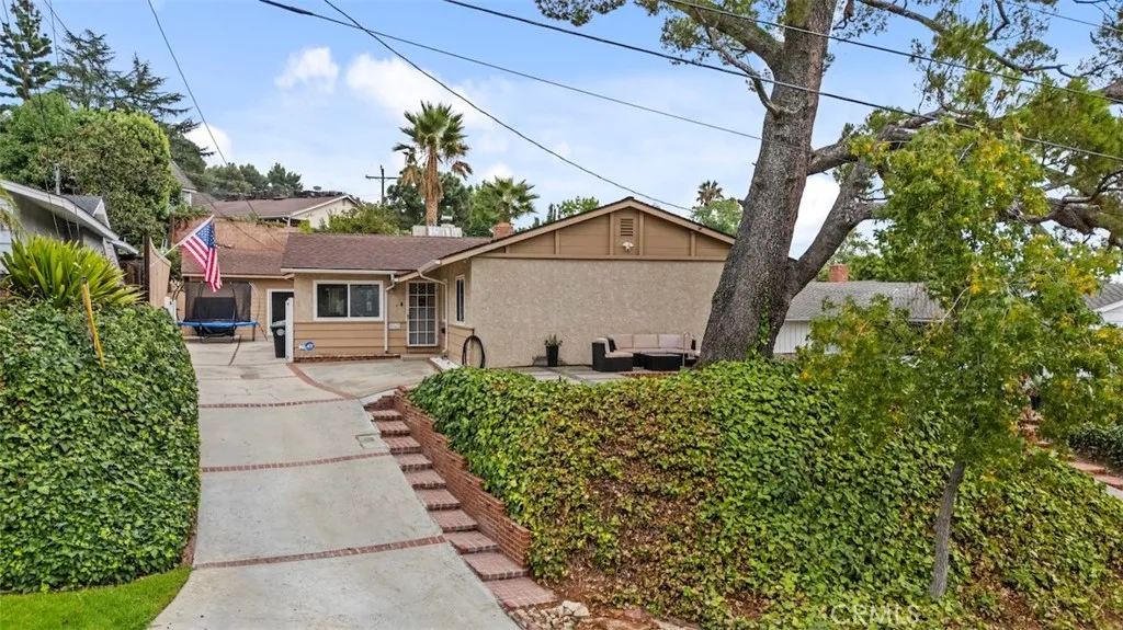 5042 Carolyn Way, Glendale, California 91214 home-pic-2