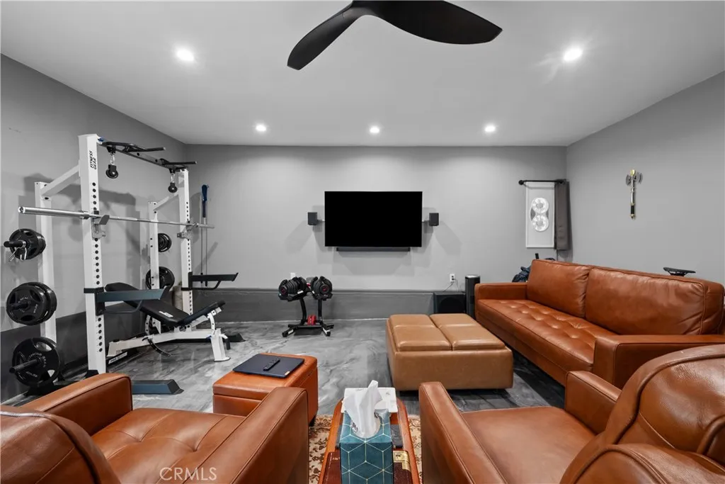 5042 Carolyn Way, Glendale, California 91214 home-pic-15