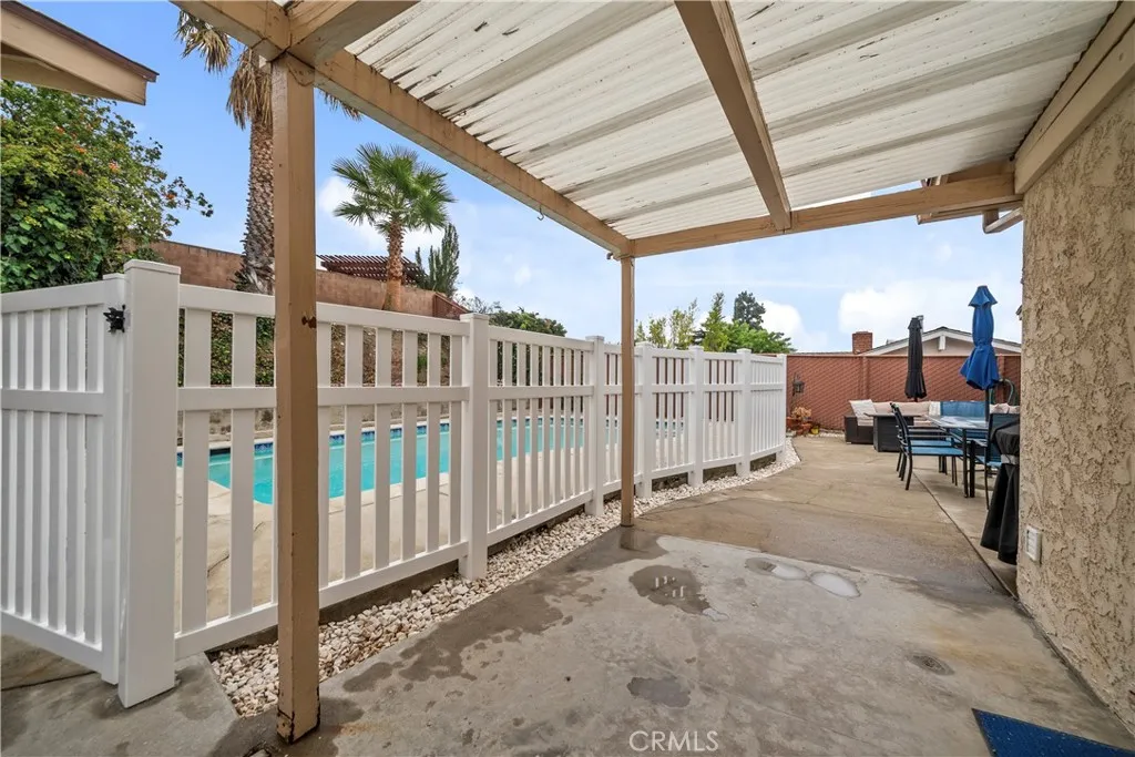 5042 Carolyn Way, Glendale, California 91214 home-pic-10