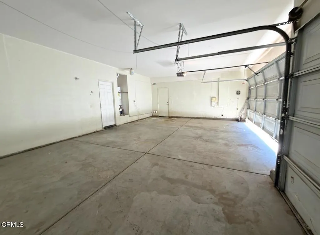 13720 Dove Court, Victorville, California 92394 home-pic-9