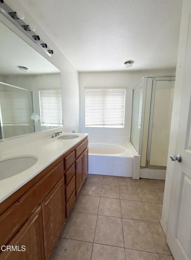 13720 Dove Court, Victorville, California 92394 home-pic-8
