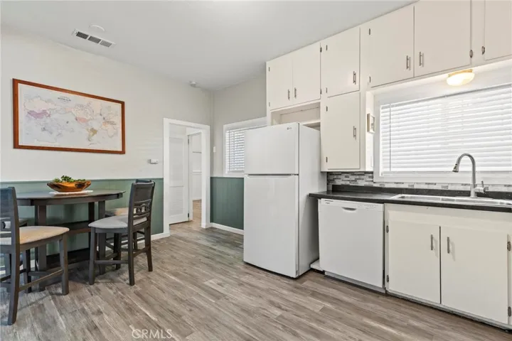 DINING/KITCHEN