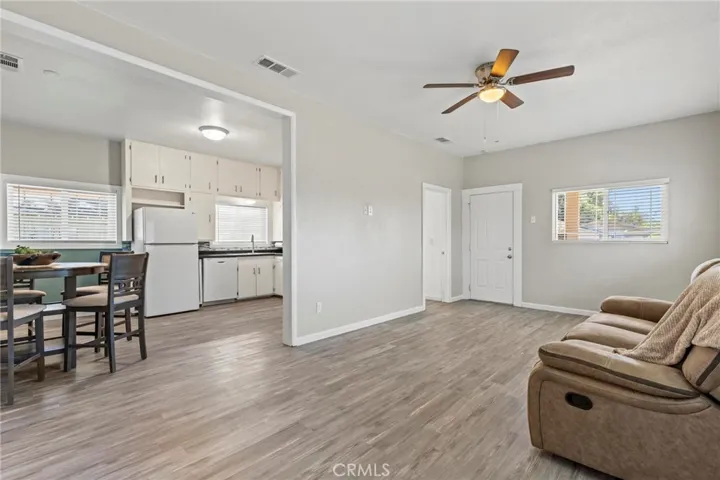 GREATROOM & KITCHEN