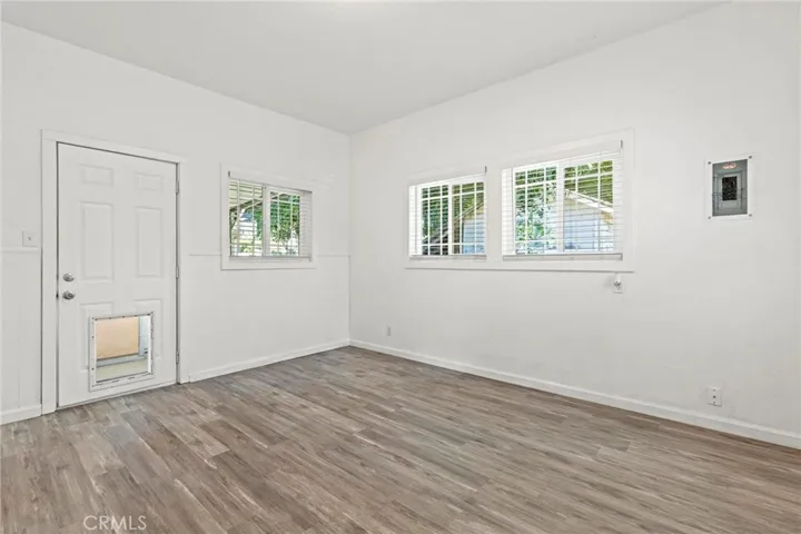 LAUNDRY/BONUS ROOM