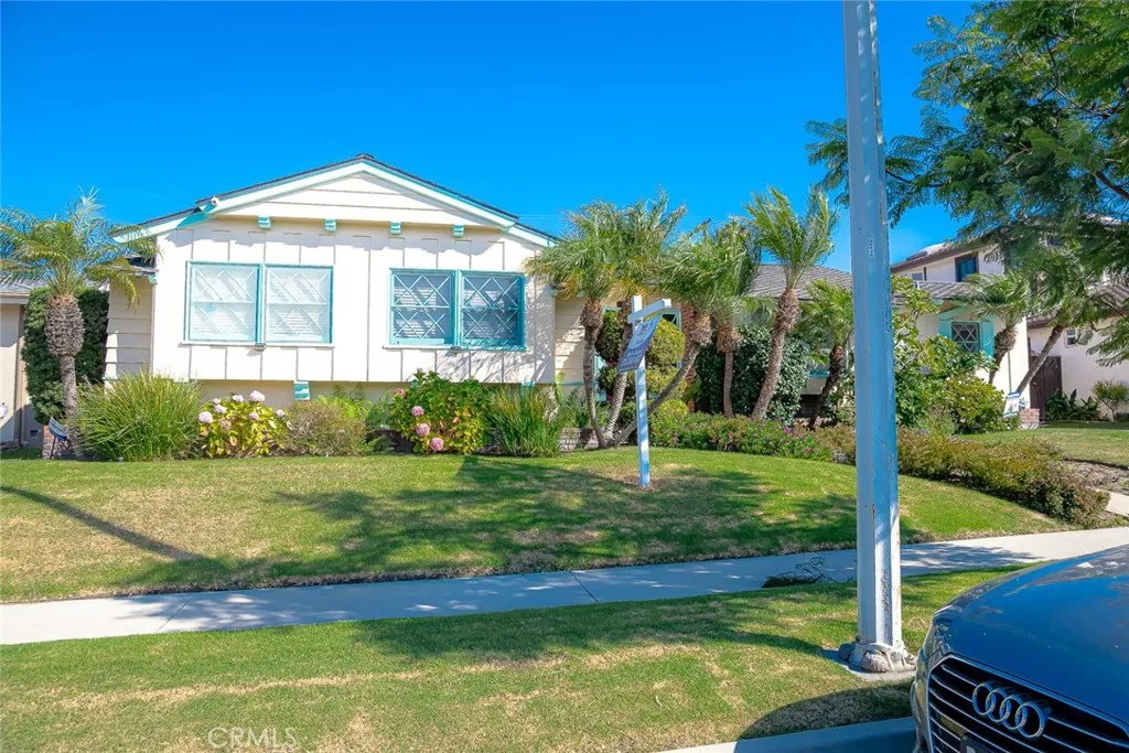 6210 S Corning, Ladera Heights, California 90056 home-pic-3