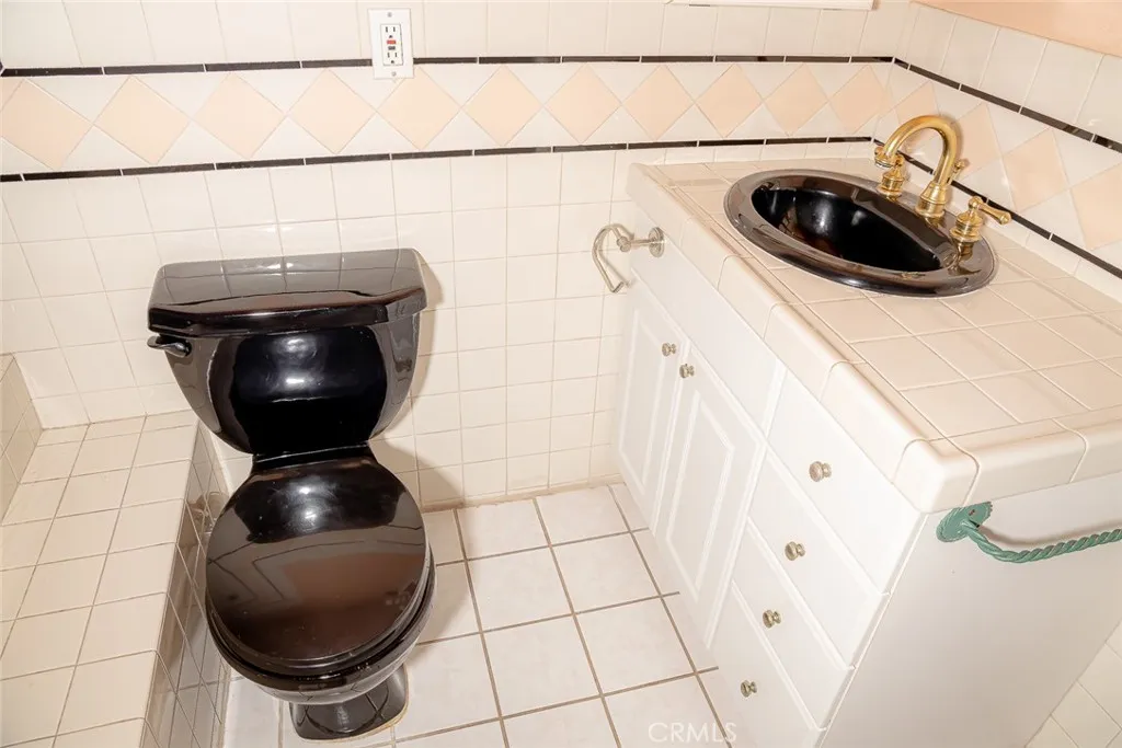 6210 S Corning, Ladera Heights, California 90056 home-pic-48